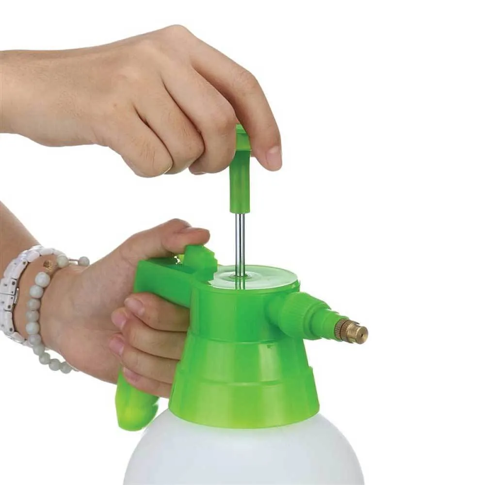 1L Hand-Held Pressure Sprayer | Plastic Pump for Weed Garden - Portable and Efficient