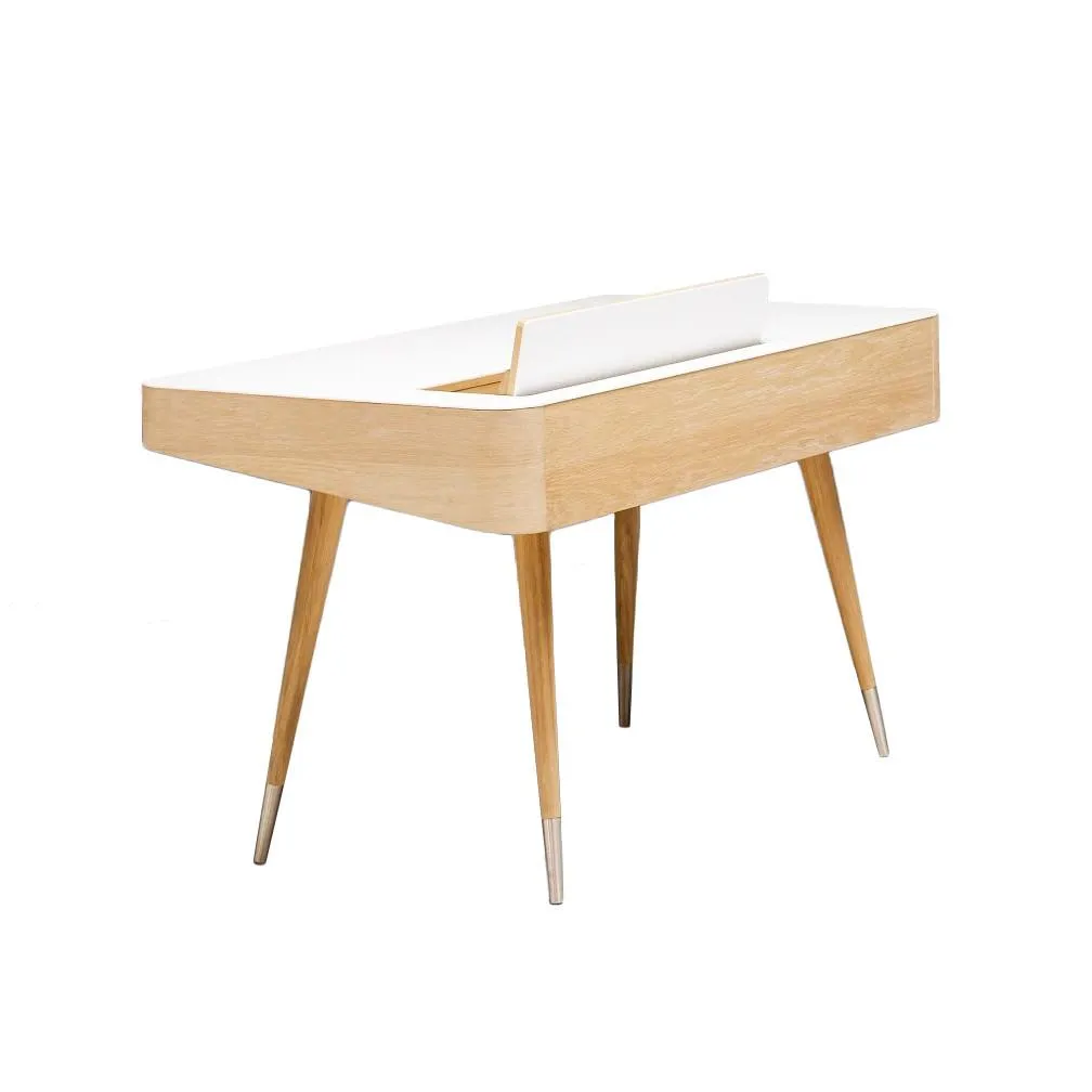 AK1330 Desk