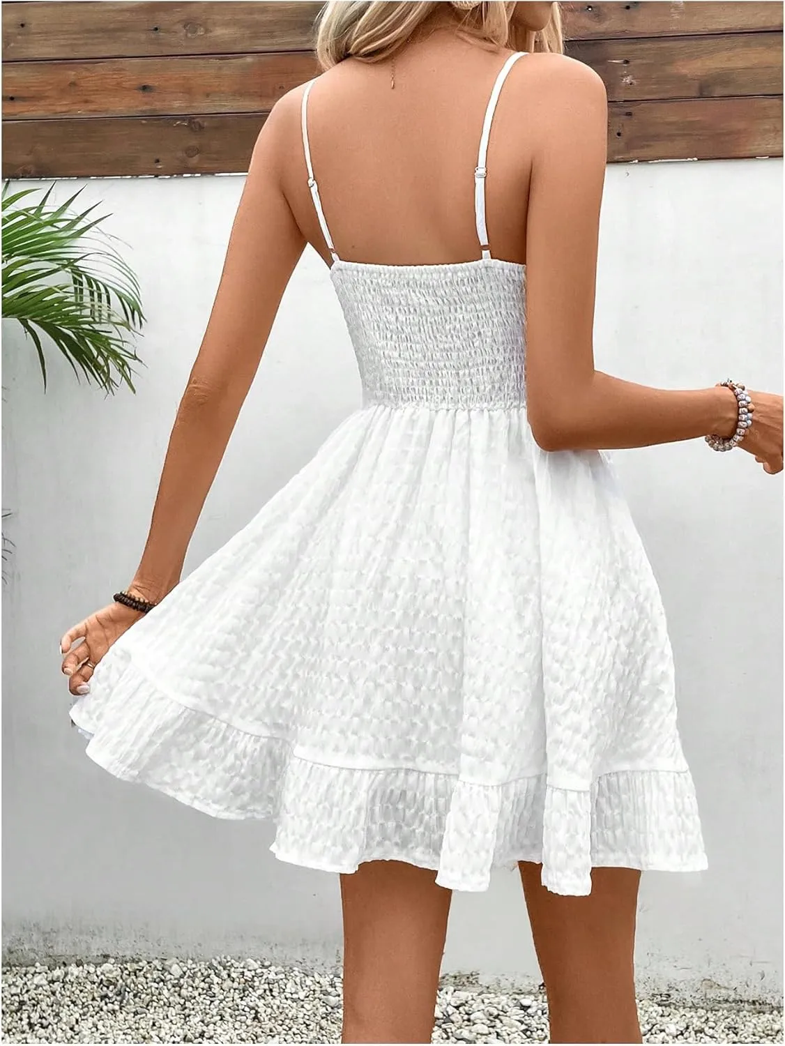 Floerns Women's Sleeveless Backless Tiered Mini Dresses Shirred Textured Cami Dresses