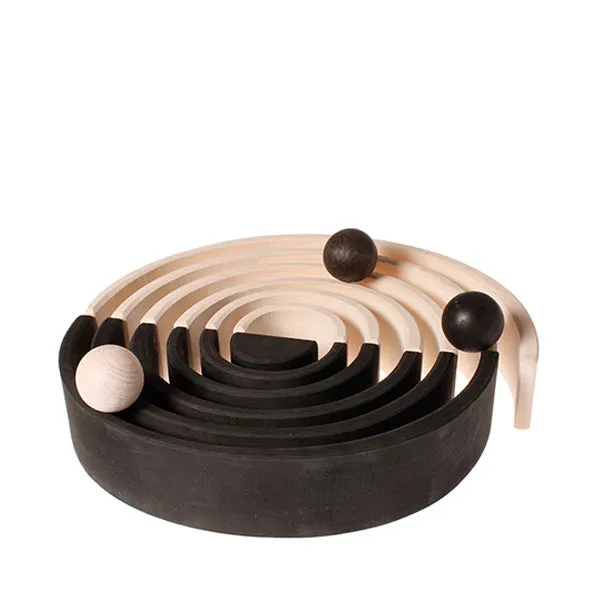 Grimm’s 6 Wooden Balls – Monochrome