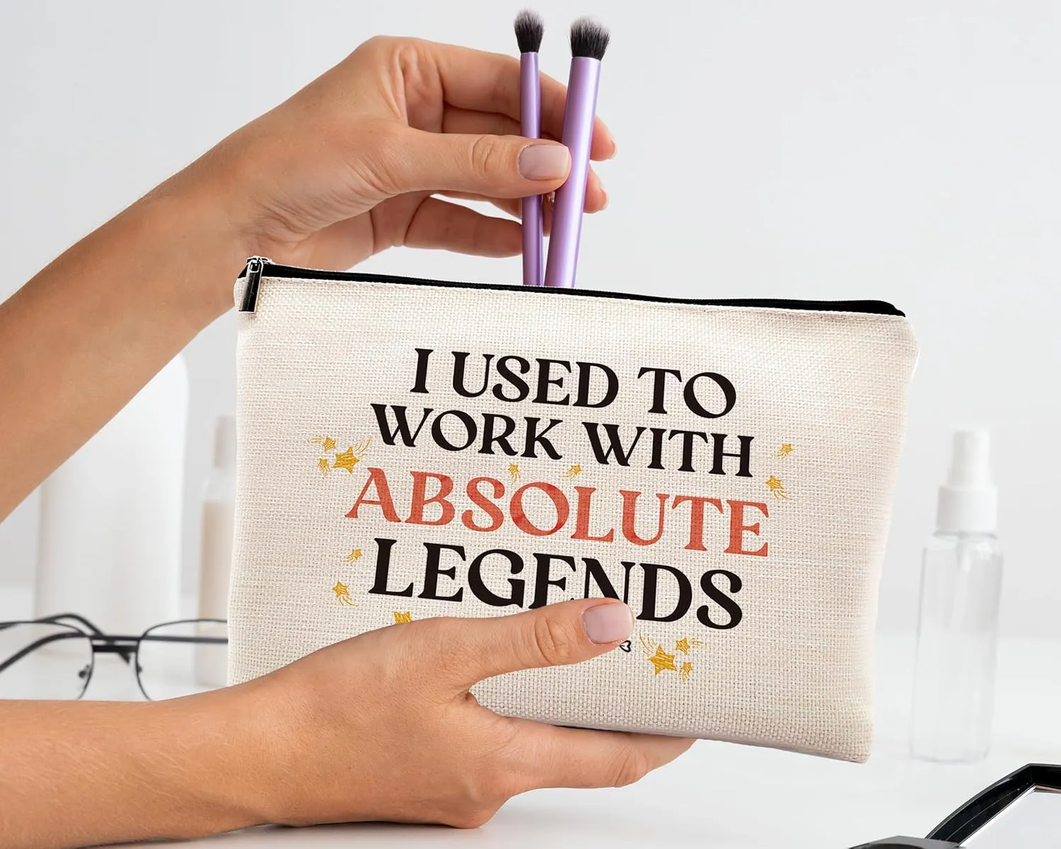 Kdqua I Used to Work With Absolute Legends Makeup Bag - Going Away Gift for Coworkers Women, Retirement Leaving Farewell for Boss Colleague - Linen Cosmetic Zipper Travel Toiletry Bag