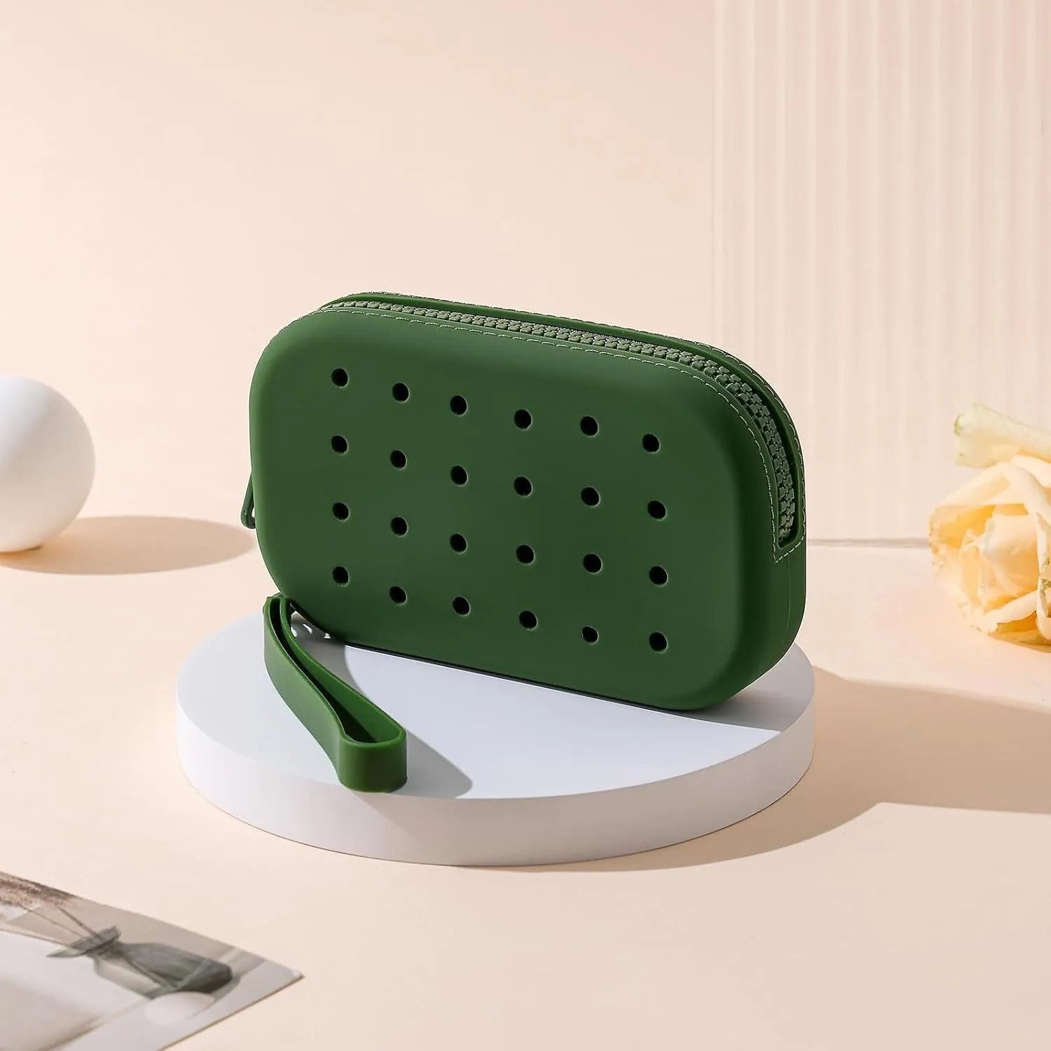 Portable Silicone Makeup Bag for Women, Small Travel Toiletry Cosmetic Bag with Decorative Holes, Zipper Closure Organizer Makeup Case with Handle (Green)
